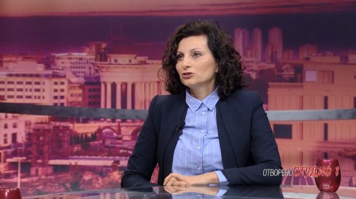 Ивановска за РСЕ: Владата да даде пример, а не да води антикорупциски кампањи