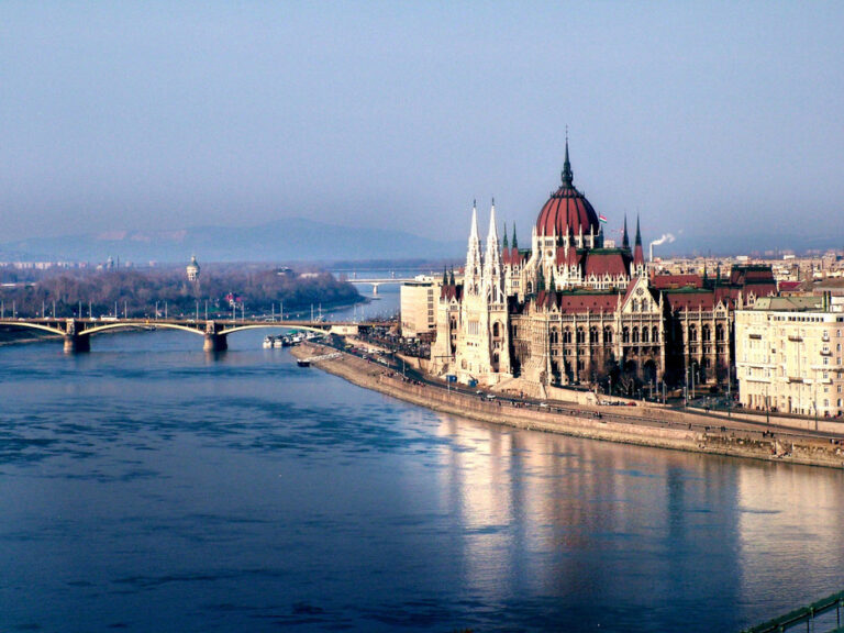 Будимпешта се нуди да биде место за преговори меѓу Украина и Русија