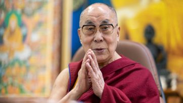 Далај Лама на ФБ: Проблемите и несогласувањата најдобро се решаваат со дијалог