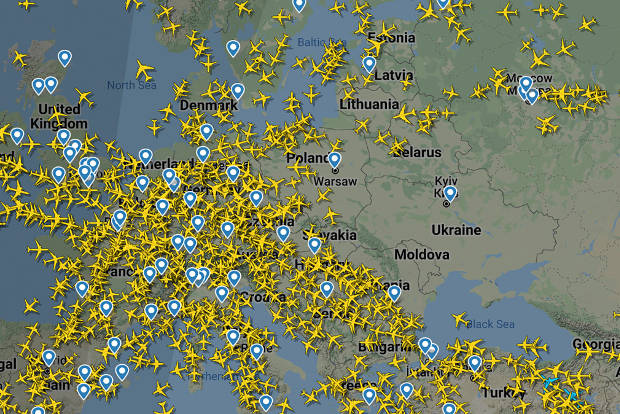 Цивилни авиони во широк лак околу Украина