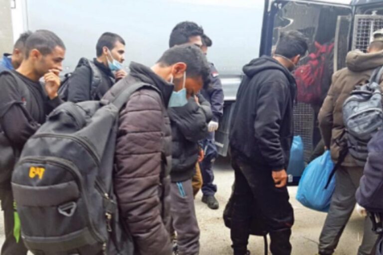 Уапсени тројца Пакистанци, пренеле мигранти од Србија за да ги однесат во Грција