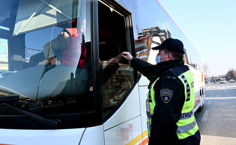 Повторно затекнат автобус кој вршел меѓународен превоз на патници без соодветна документација