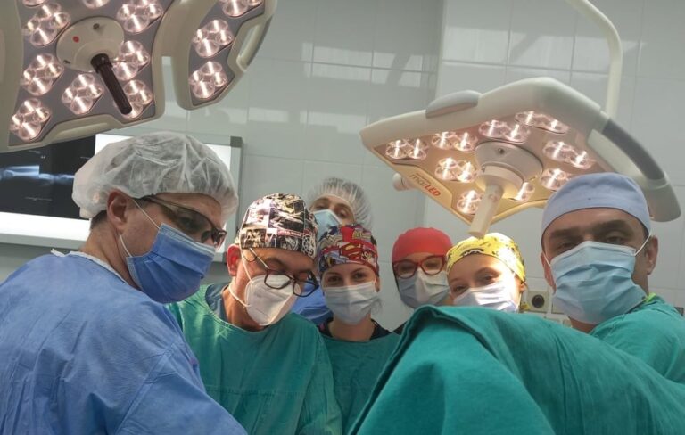 Фактор: Големуспех на хирурзите од ТОАРИЛУЦ – успешно изваден агресивен тумор кај 27-годишна пациентка