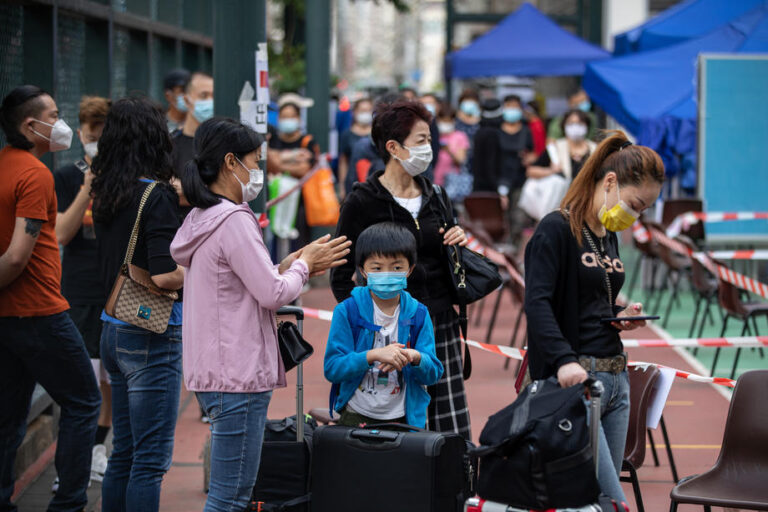 Нов локдаун за жителите на Хонг Конг поради ковид