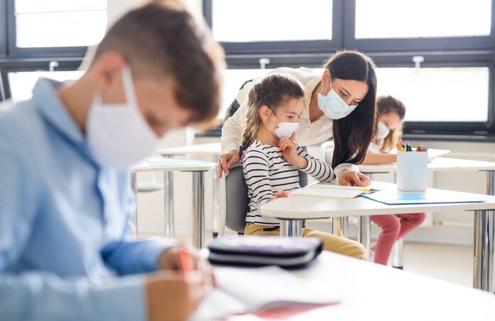 Координативен кризен штаб: Усвоен предлогот за укинување на обврската за носење маски во основните училишта