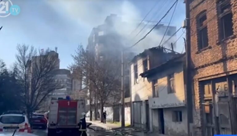 ВИДЕО: Изби пожар во куќа во близина на Железничката станица