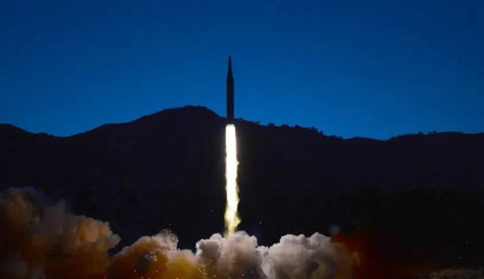 Во Јапонија прогласена тревога, Севернокорејска ракета го надлета јапонското копно
