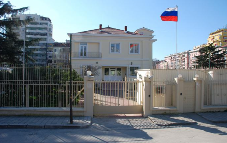 Албанија го менува името на улицата каде што е сместена Руската амбасада во Тирана во „Слободна Украина“
