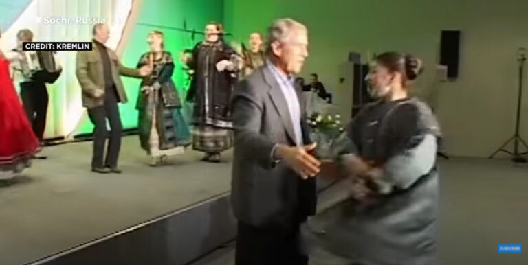 (ВИДЕО) Снимка која сведочи за пријателството на Путин и Буш пред многу години