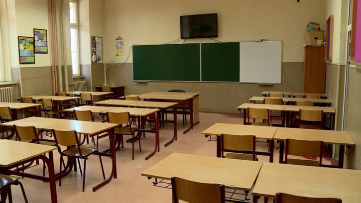62 годишен наставник истепал, застрашувал и навредувал ученик во училиште во Броштица – општина Центар Жупа