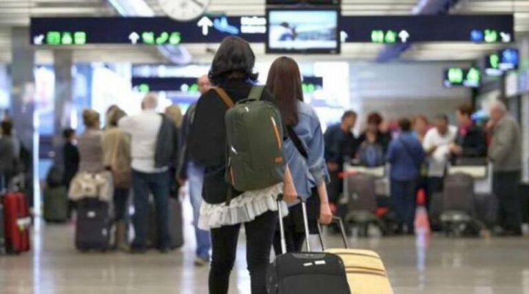 21 отсто од македонските матуранти си ги пакуваат куферите за странство – таму ќе студираат