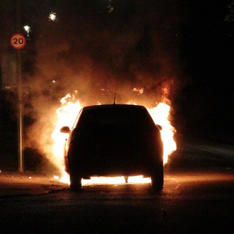 Опожарен автомобил во движење на автопат Куманово-Табановце