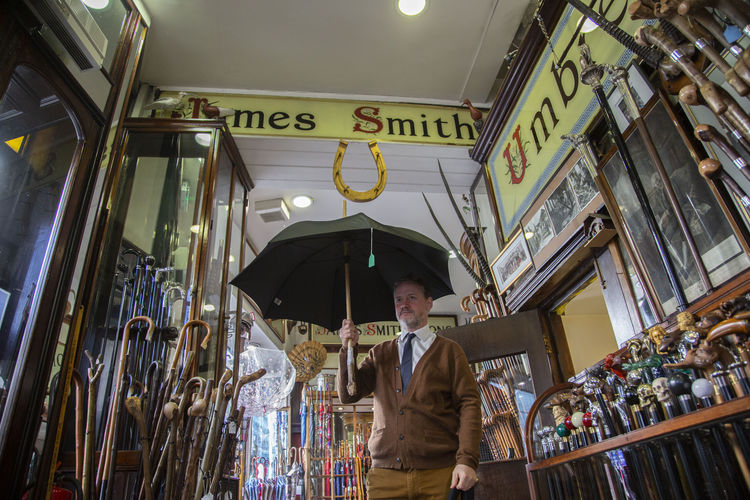 Најстарата и најпозната продавница за чадори во Европа од 1830 година опстојува до денес