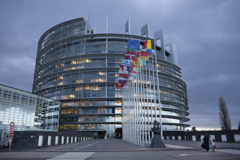 Европскиот парламент ja изгласа резолуцијата за Србија