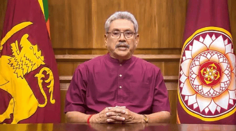 Претседателот на Шри Ланка побегна од државата