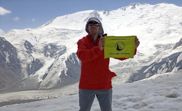 Планинарот Зоран Николов се искачи на планинскиот венец Памир на Западните Хималаи