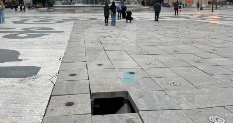 (ФОТО) Повторно дупка на Плоштад „Македонија“