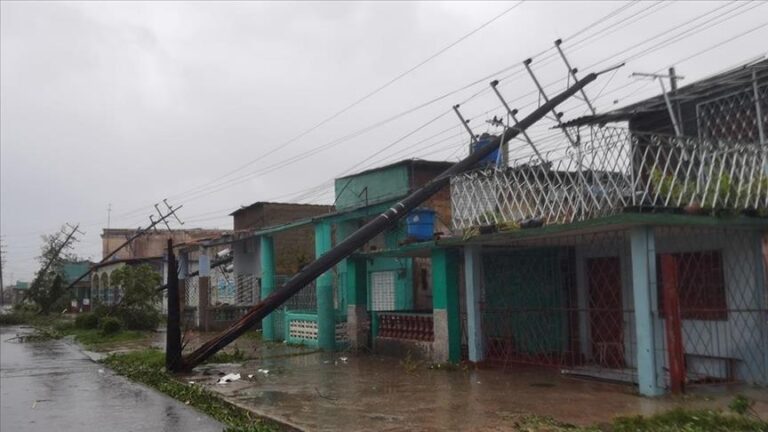 Ураганот Ијан предизвика целосен прекин на струјата во Куба