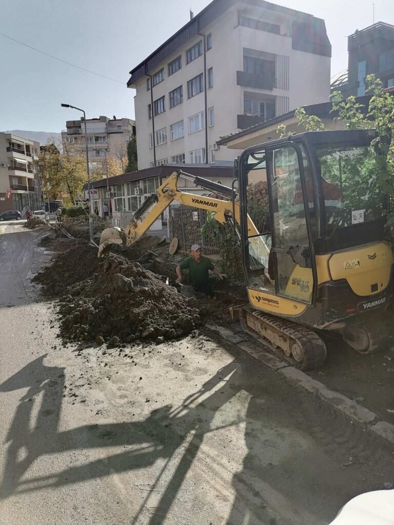 ЈП Водовод – Охрид поставува нова водоводна линија на улица „Дејан Војвода“