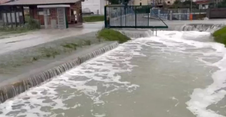 (ВИДЕО) Големи поплави во Словенија