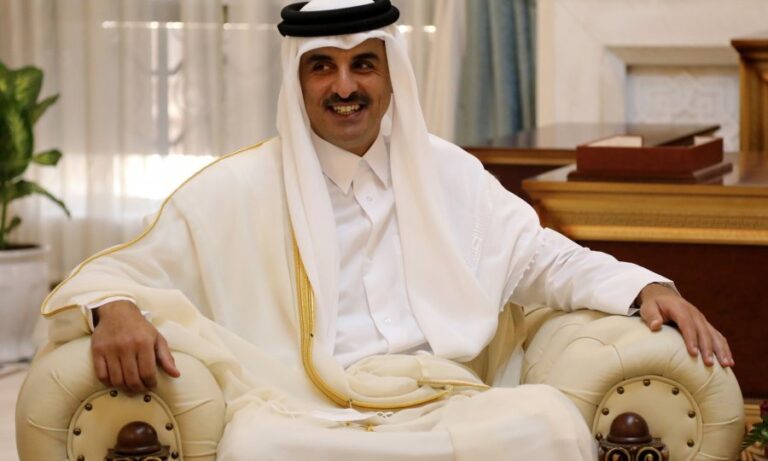 Најмоќниот човек во Катар, шеикот Ал Тани  има три жени и 13 деца