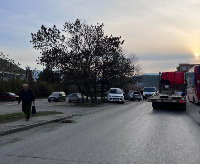 Тешка сообраќајна несреќа попладнево кај скопско Ново Село