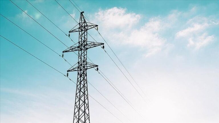 Владата донесе одлука за започнување постапка за избор на универзален снабдувач на електрична енергија