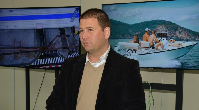 Стружанецот Христијан Ковачески го произведе првиот македонски електричен чамец со фотоволтаичен панел