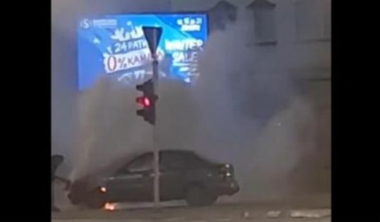ВИДЕО: Повторно гори автомобил во Центар
