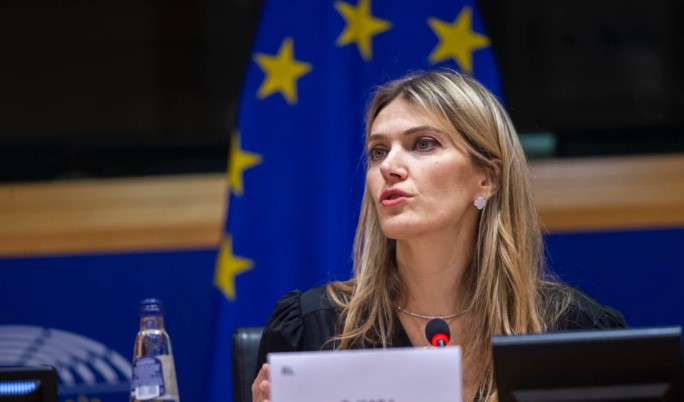 Европарламентот иницира укинување на имунитетот на двајца пратеници во врска со корупција