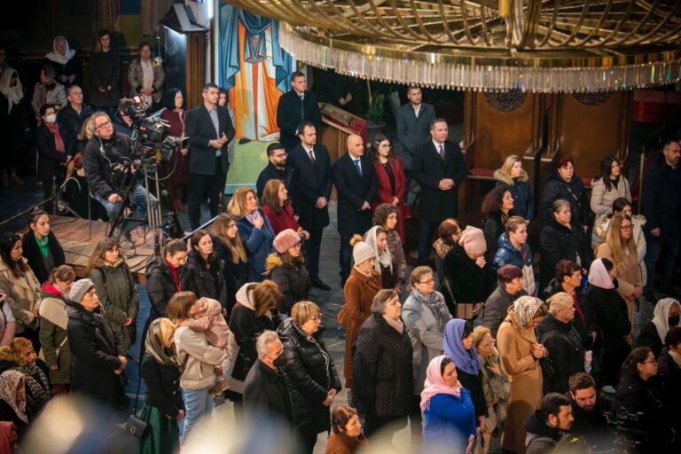 Ковачевски присуствуваше на Божикната утринска литургија во Соборниот храм „Св. Климент Охридски“