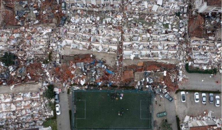Воведена тримесечна вонредна состојба во 10 турски провинции погодени од земјотресот