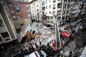 (ВИДЕО) Во Турција се урна шесткатница како последица од земјотресите
