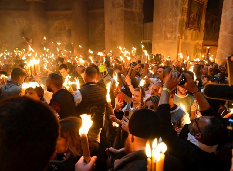 Благодатниот оган од Ерусалим пристигна во Скопје