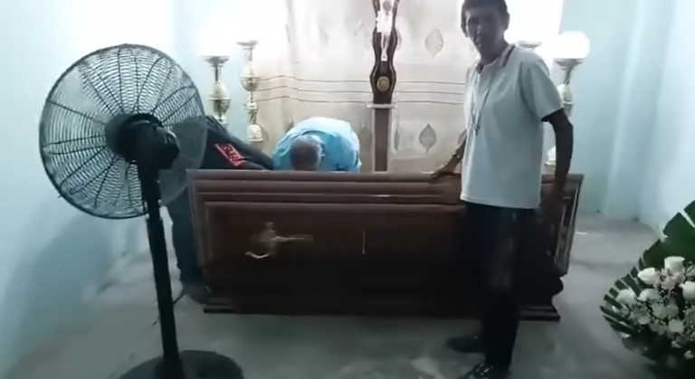 (ВИДЕО) Жена во Еквадор била прогласена за мртва, оживеала додека ја подготвувале за погребот
