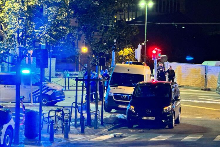 (ВИДЕО) Пукање во Брисел – двајца загинати, напаѓачот во бегство