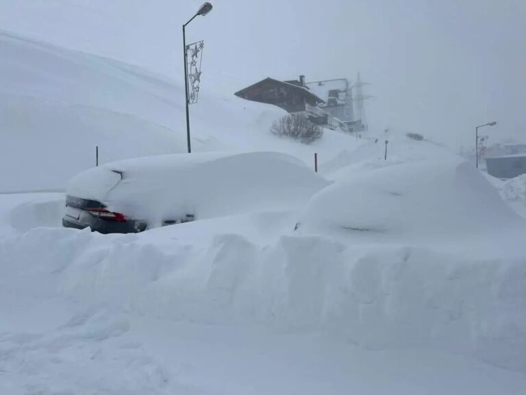 (ФОТО) Над 100 сантиметри снег на Австриските алпи