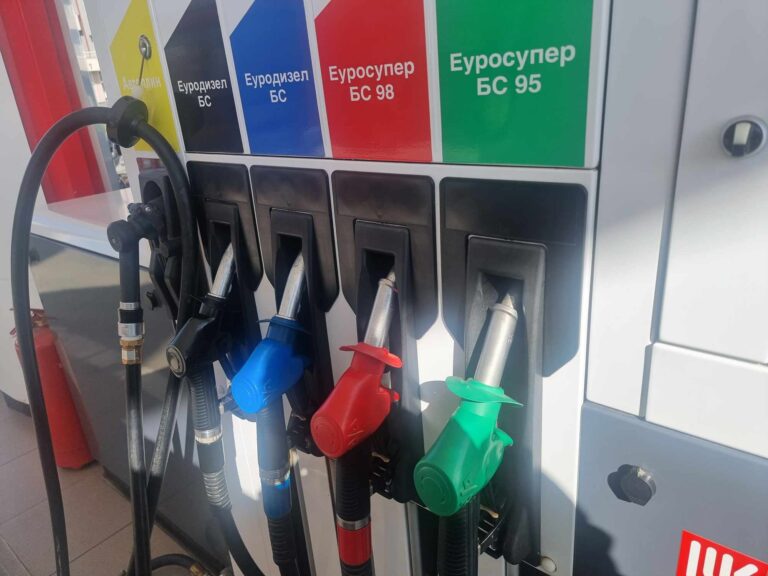 Вработен на бензинската пумпа на МВР во касарната Ѓорче Петров  украл скоро тон гориво