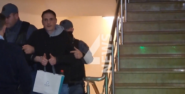 (ВИДЕО) Таткото на Вања донесен во Кривичен, кон камерите направи ЛАЈК со палците
