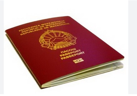 Тошковски: За пасоши фотографирани се 100.000 граѓани, а обрасци има за 15.000