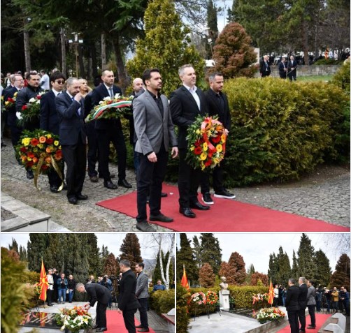 Делегација на МВР положи цвеќе на гробот на претседателот Борис Трајковски