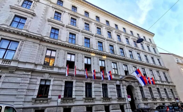 Се огласи српската амбасада во Австрија околу снимката која потсетува на Данка