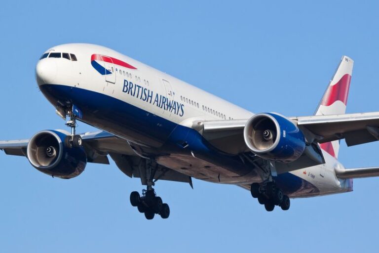 На пилотот на Боинг 777 му се слошило на 12.000 метри, авионот принудно слетал во Канада