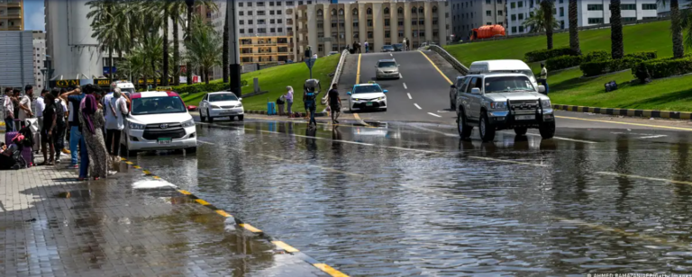 Поплави во Дубаи: Дали шеиците сами предизвикаа дождови?