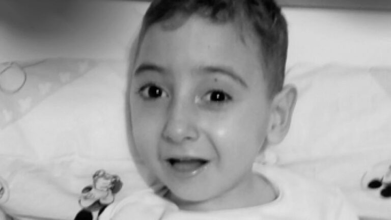 Почина малиот Максим (8) од Врање: Се бореше со церебрална парализа и епилепсија