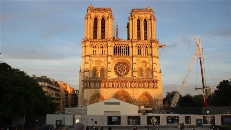 Обновата на катедралата Нотр Дам во Париз треба да заврши оваа година