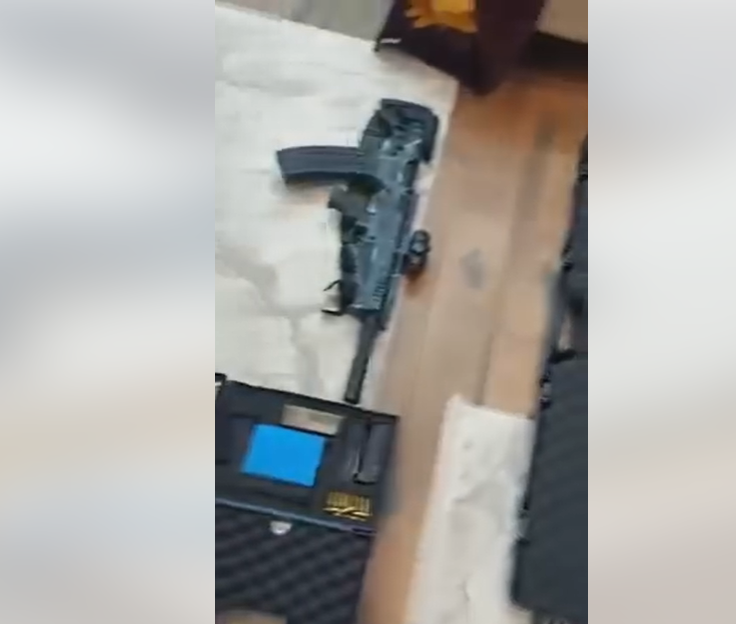 (ВИДЕО) Претрес во скопско, пронајдено оружје и муниција