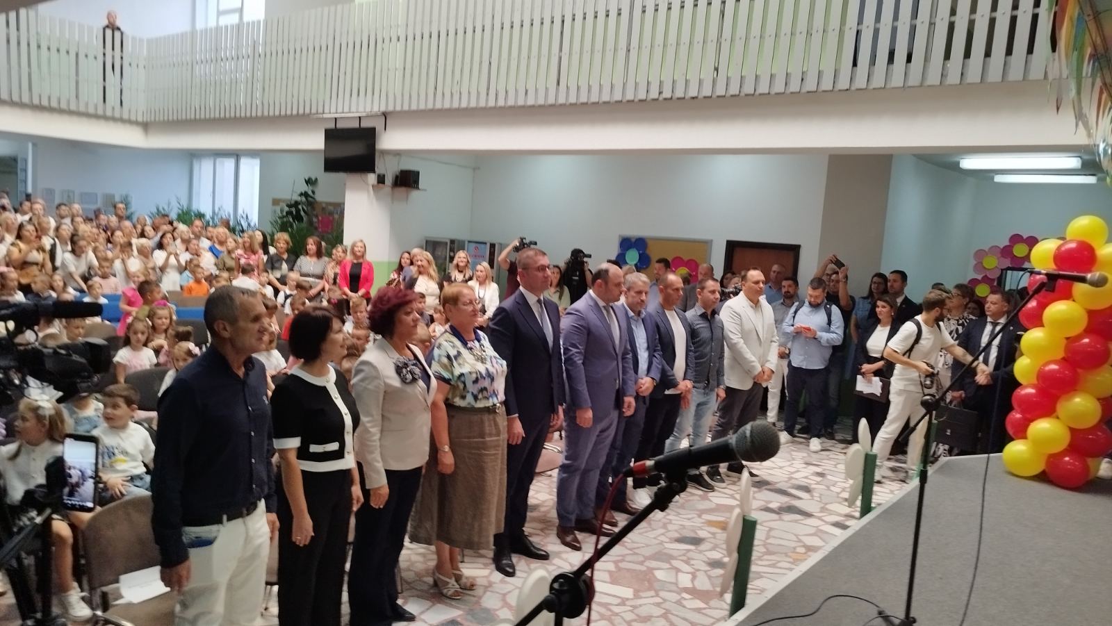 Мицкоски: Ова се години кога учите за две значајни вредности, а тоа се семејството и за татковината