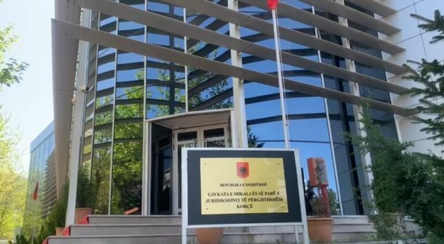 Судот одби одложување на случајот „Бугарска меморија“ против Македонската партија во Албанија