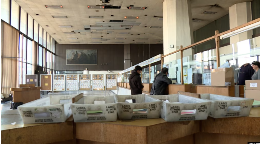 Задоцнетата плата ги извади на протест вработените во „Пошта“
